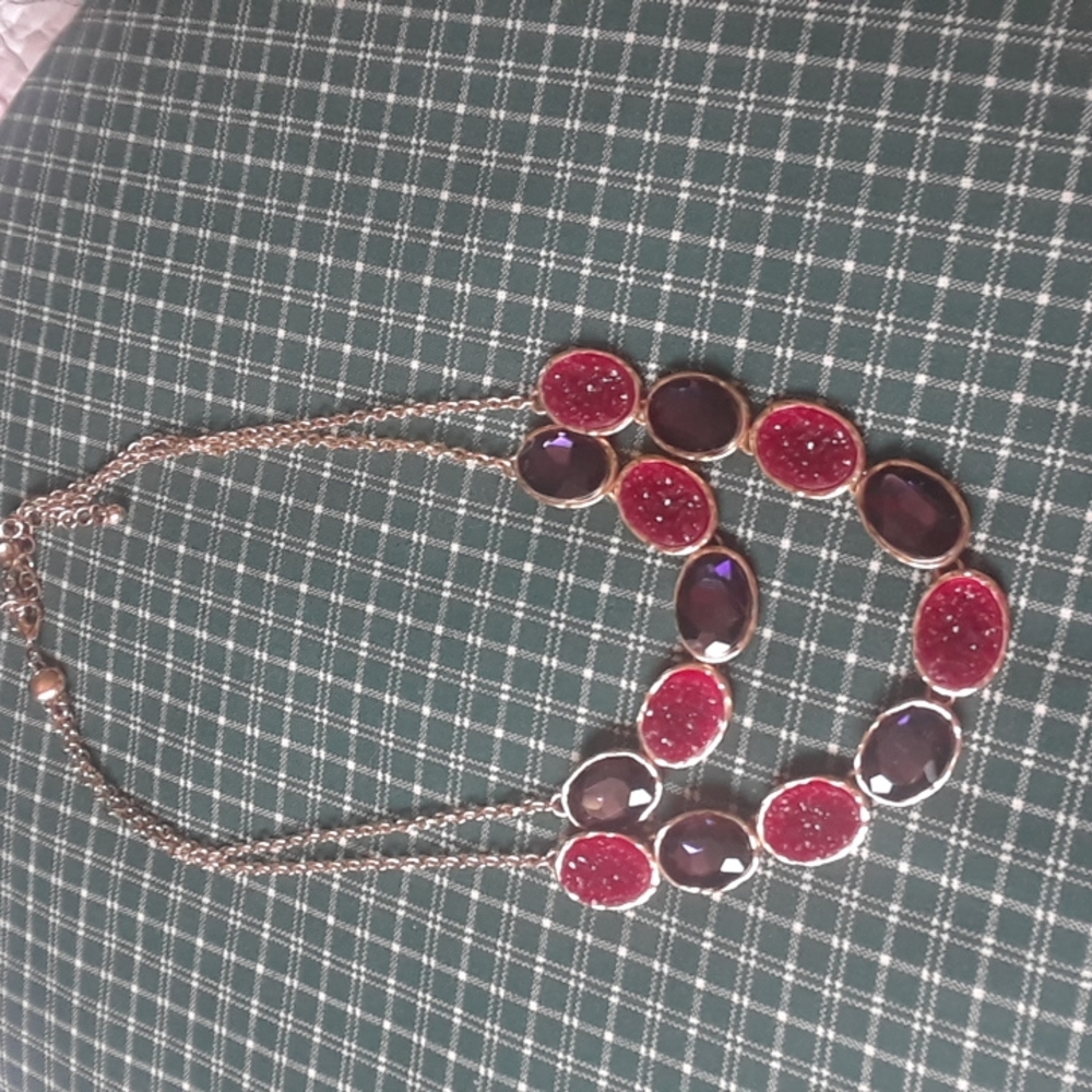 Adjustable statement necklace